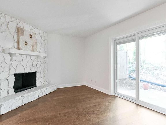 3rd image of 3557 Splinterwood Rd