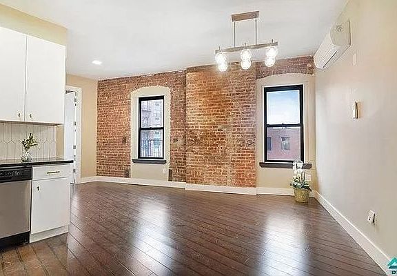 5th image of 45 Claver Pl #3R