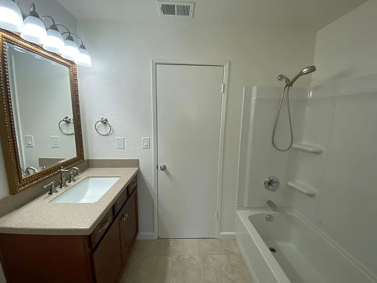 2212 Pine St — Photo 20