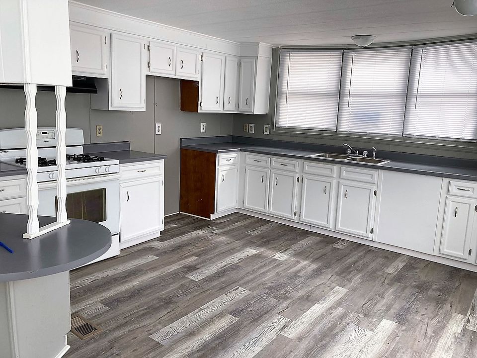 1st image of 308 Cherry Ln