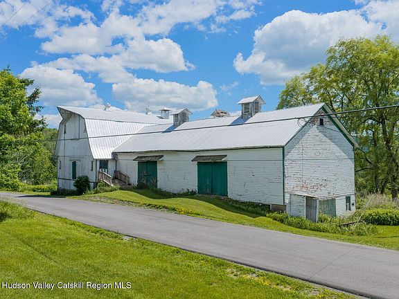 3rd image of 890 Hogg Mountain Road