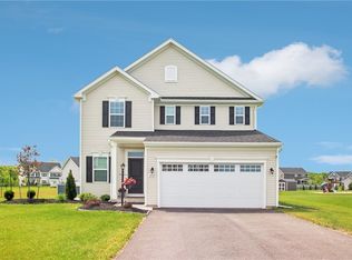 6432 Claremont Ct, Victor, NY 14564