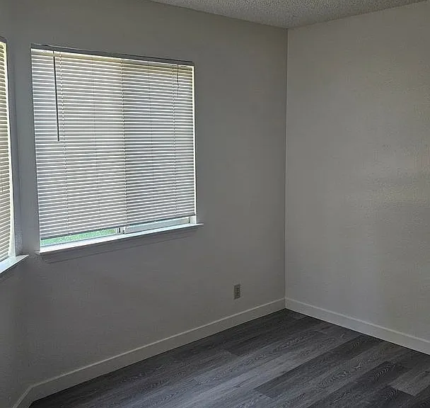 385 Portsmouth Ave — Photo 29