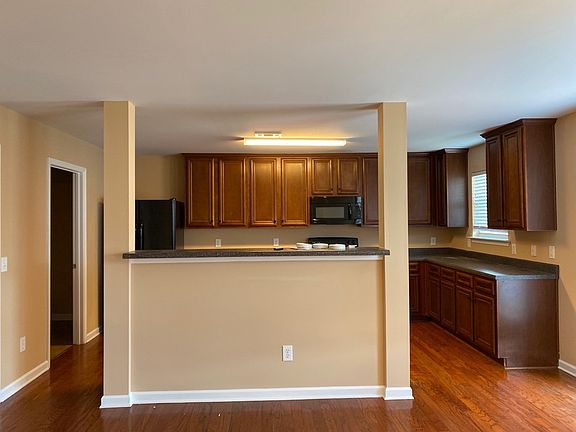 5th image of 316 Hearthwood Dr