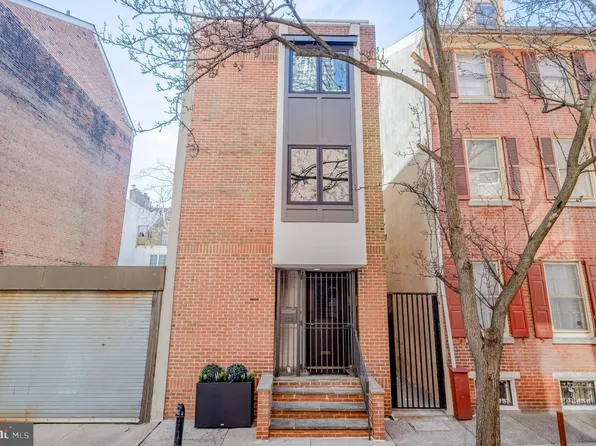 732 Manning St, Philadelphia, PA 19106