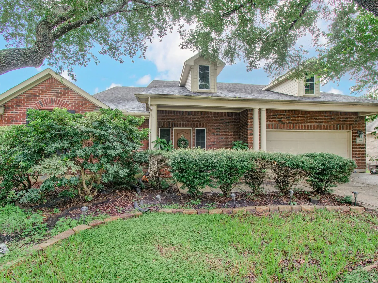 3 bed, 2.5 bath, 2680 sqft, $2,399 — Photo 4