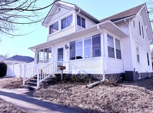 404 2nd St SW, Waverly, IA 50677