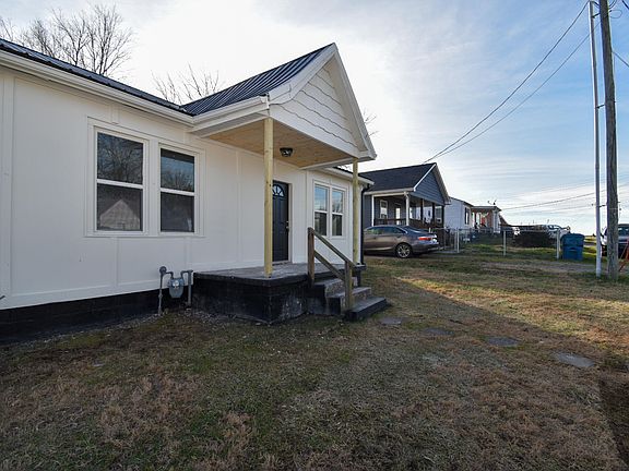 4th image of 311 Highland Ct