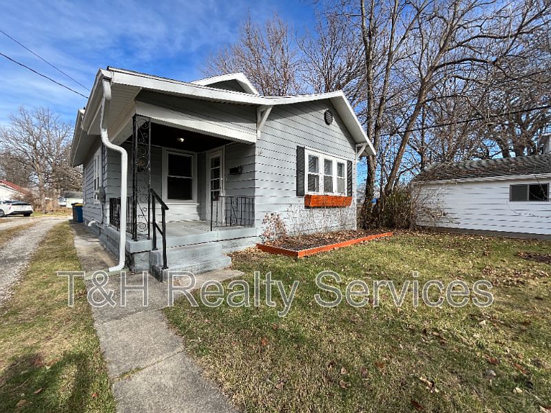 1st image of 5956 E Beechwood Ave