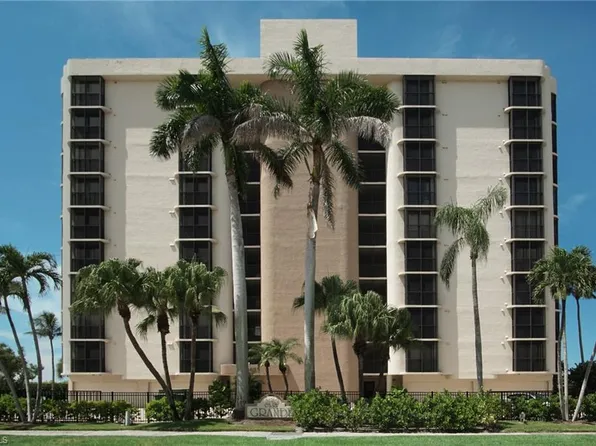 9653 Gulf Shore DR #303, NAPLES, FL 34108