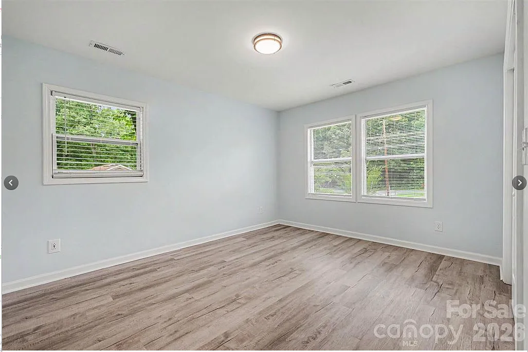 4 bed, 2010 sqft, $2,800 — Photo 4