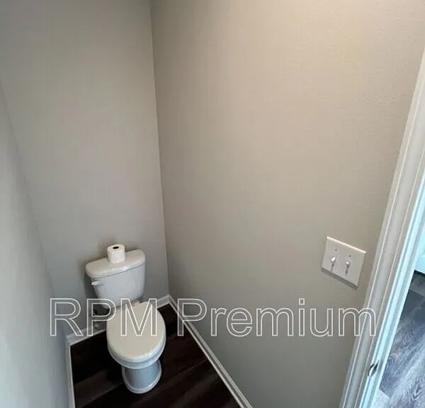 2123 Westfield Ave — Photo 36
