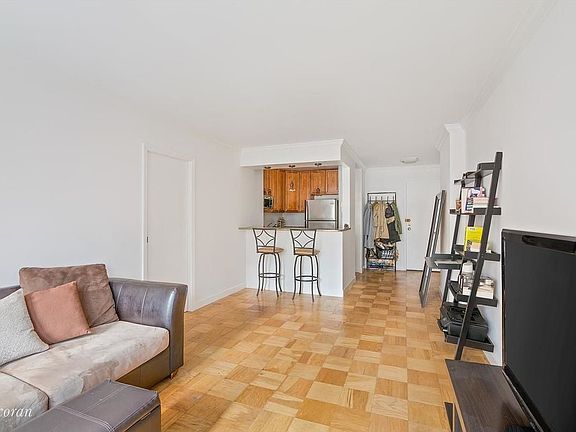 3rd image of 153 E 57th St APT 8-E