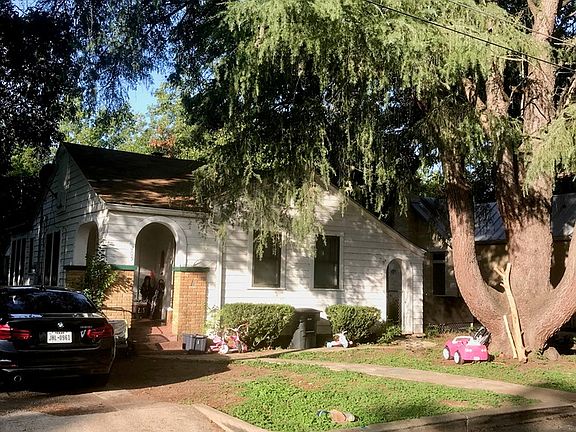 2nd image of 205 W Peach St