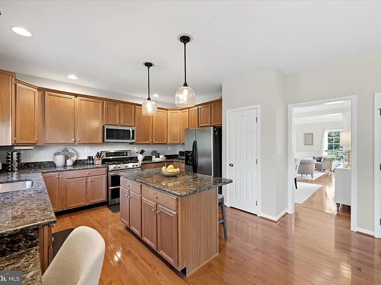 22806 Oatlands Grove Pl — Photo 65