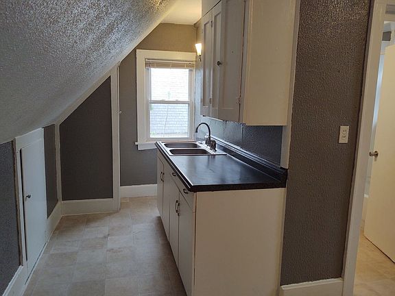 2nd image of 201 S Howell St #1/2