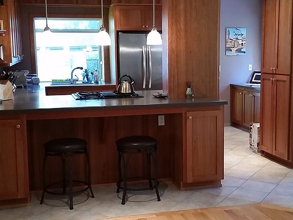 Kitchen with Bar