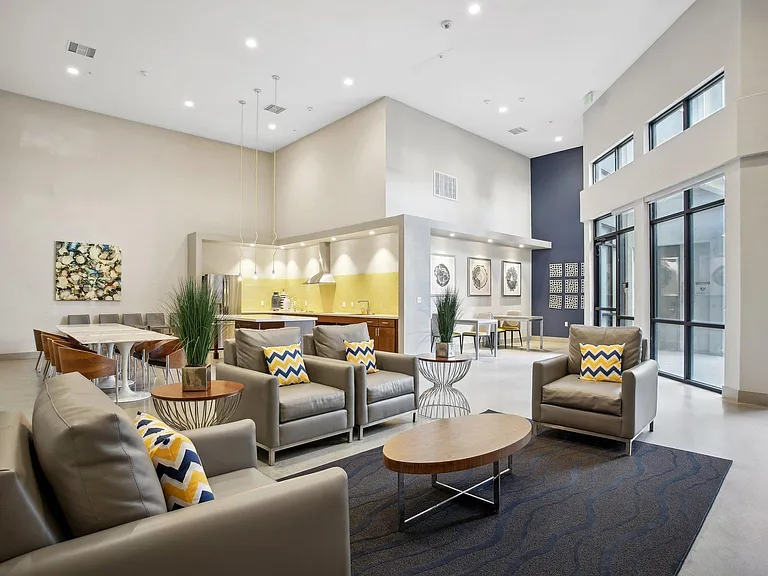Oak Grove Apartments — Photo 17