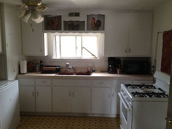 2nd image of 913 E Ash St