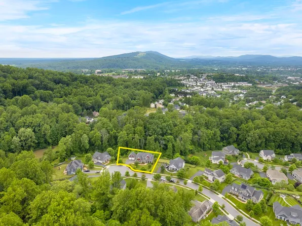 2134 Aspen Dr, Charlottesville, VA 22911