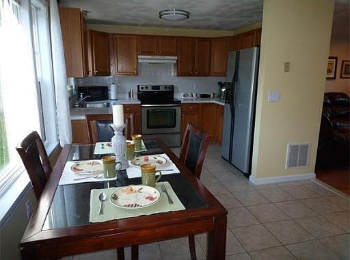 4th image of 51 Juniper Ln