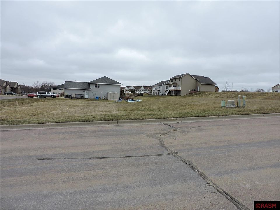 2nd image of 1918 Rock Ridge Ln