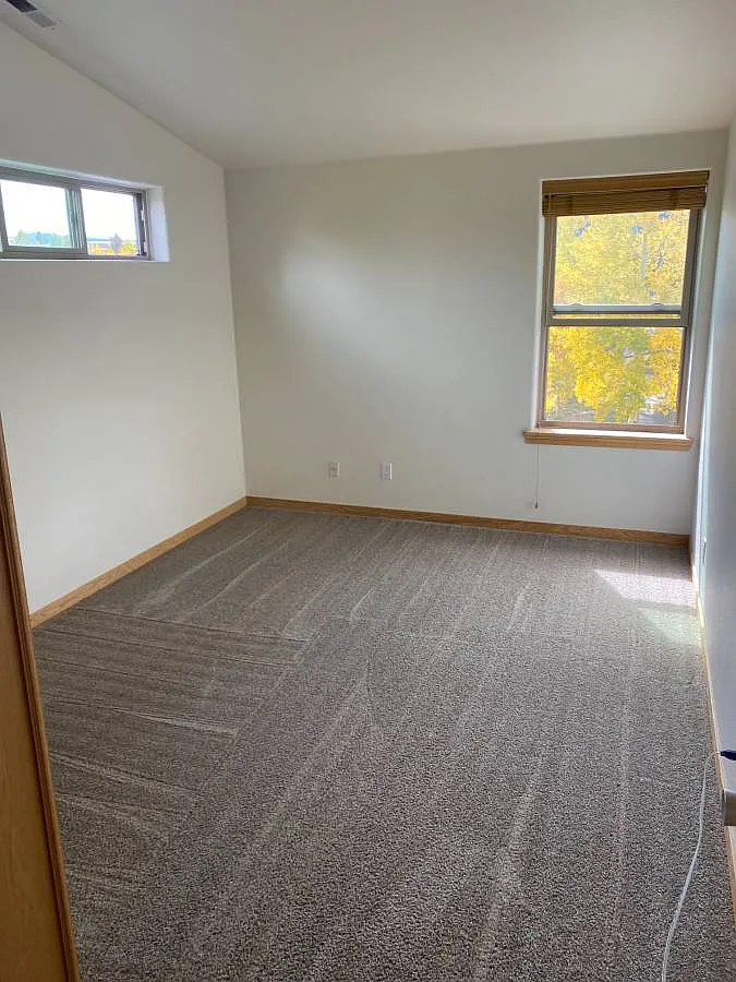 3 bed, 1071 sqft, $1,100 — Photo 1