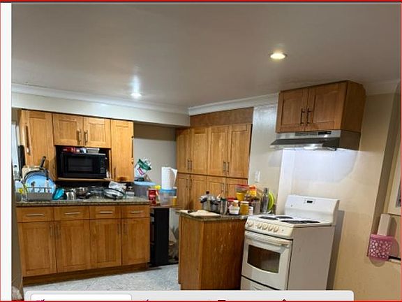 4th image of 5441 Dundee St