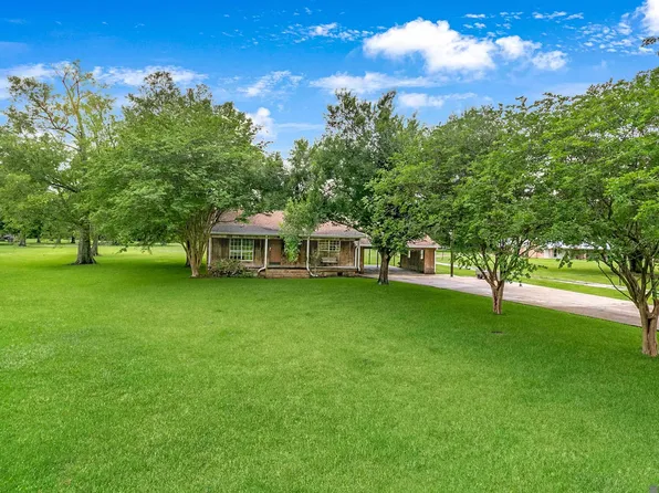 5519 Elm Grove Rd, Port Allen, LA 70767