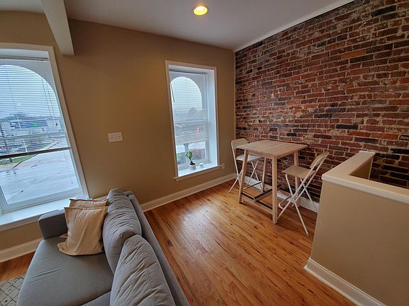 5th image of 1612 S Jefferson Ave Floor 2
