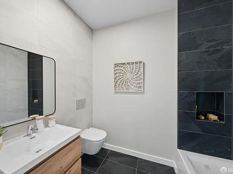 811 Valencia St #404 — Photo 10