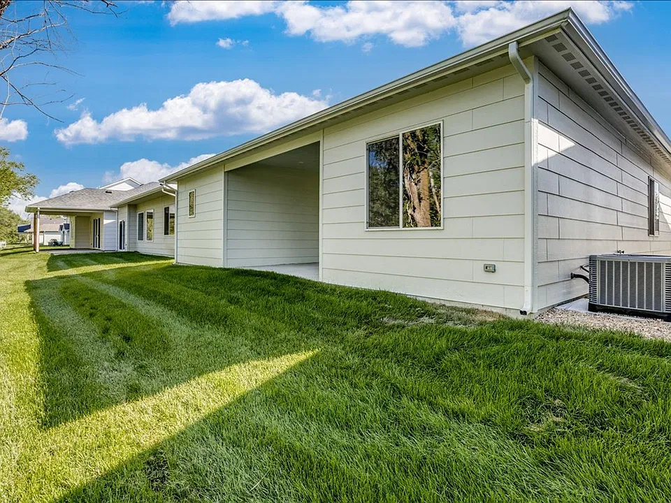 5553 Wandering Way