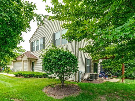 2nd image of 119 W Buckingham Dr #119