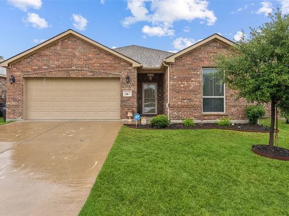 208 Emerald Creek Dr, Fort Worth, TX 76131