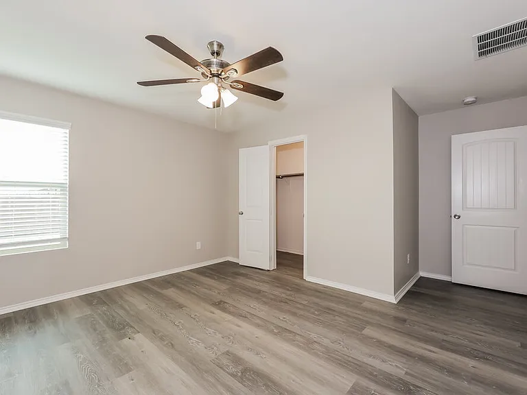1124 Skyline Dr — Photo 9