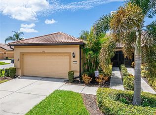 310 Bluewater Falls Ct, Apollo Beach, FL 33572