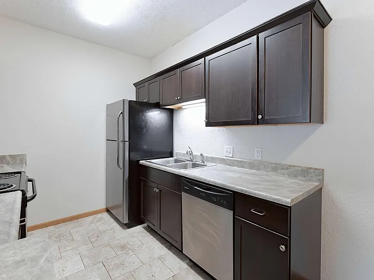 Gateway Park Apartments — Photo 78