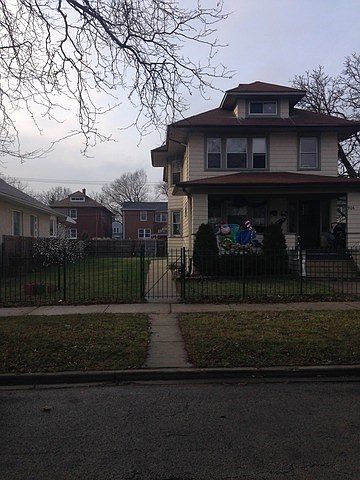 1st image of 906 N 18th Ave