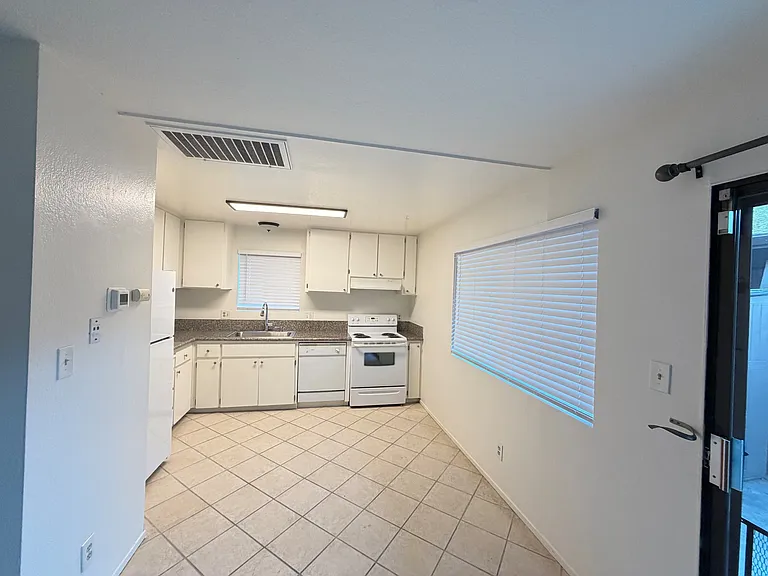 2905 Niagra St #168 — Photo 1