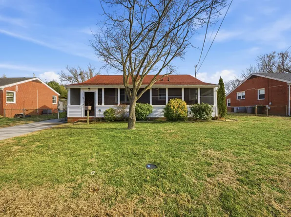 1210 Pansy St, Hampton, VA 23663