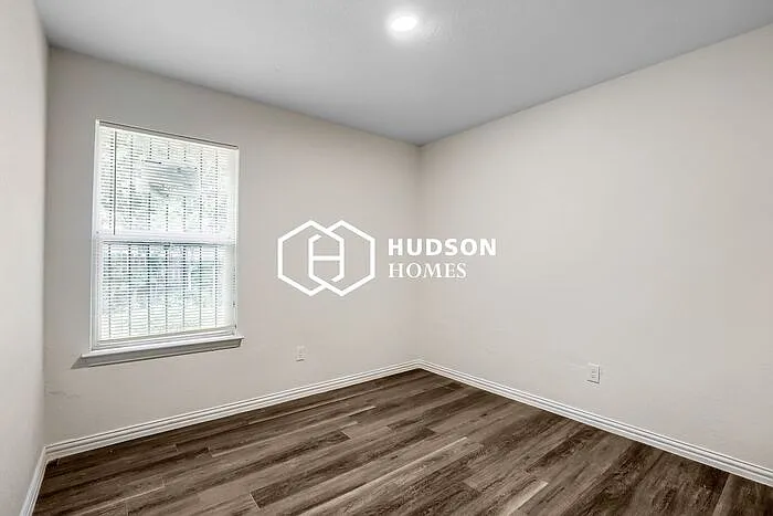 1720 San Patricio St — Photo 8