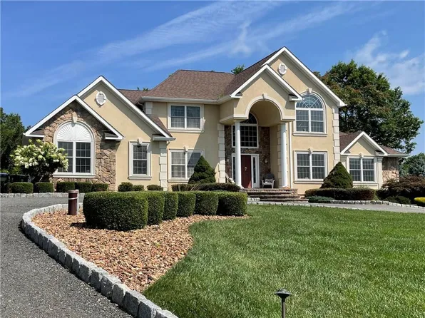 39 Rapelje Road, Walden, NY 12586