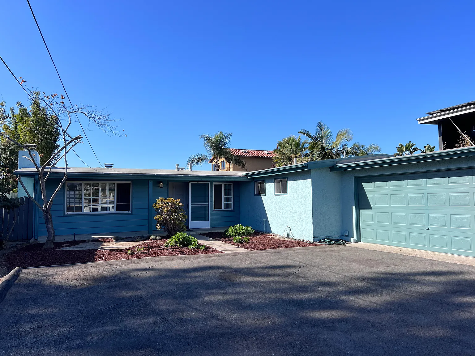 3 bed, 1560 sqft, $5,400 — Photo 2