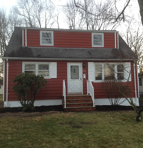 331 Essex St Photo 1