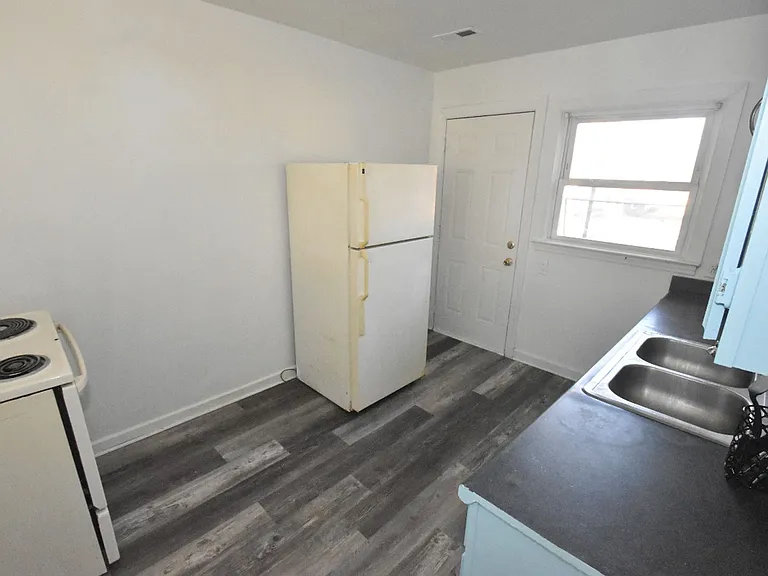 2120 Kennesaw Dr #2 — Photo 8