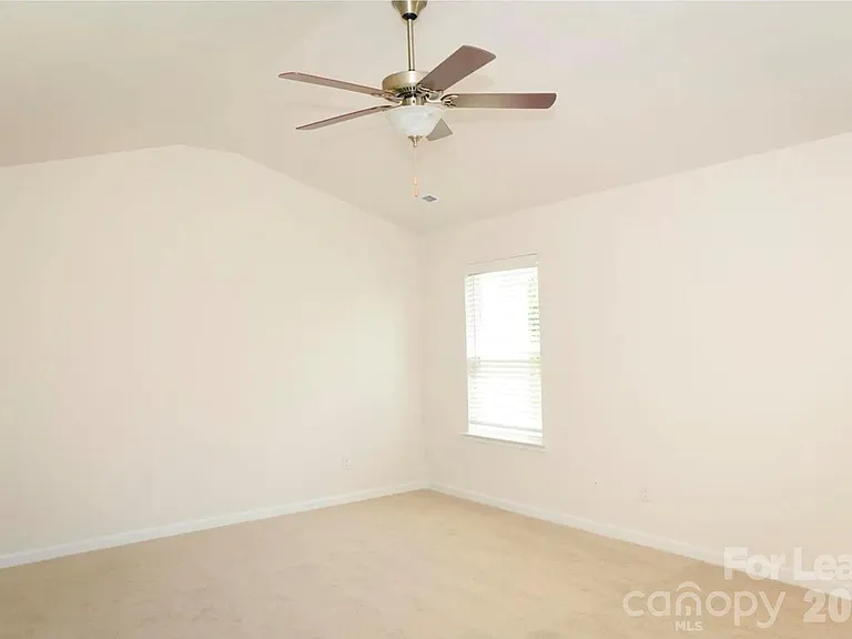9331 Arbor Creek Dr — Photo 10