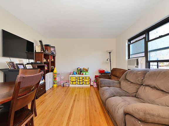 3rd image of 21984 75th Ave #A