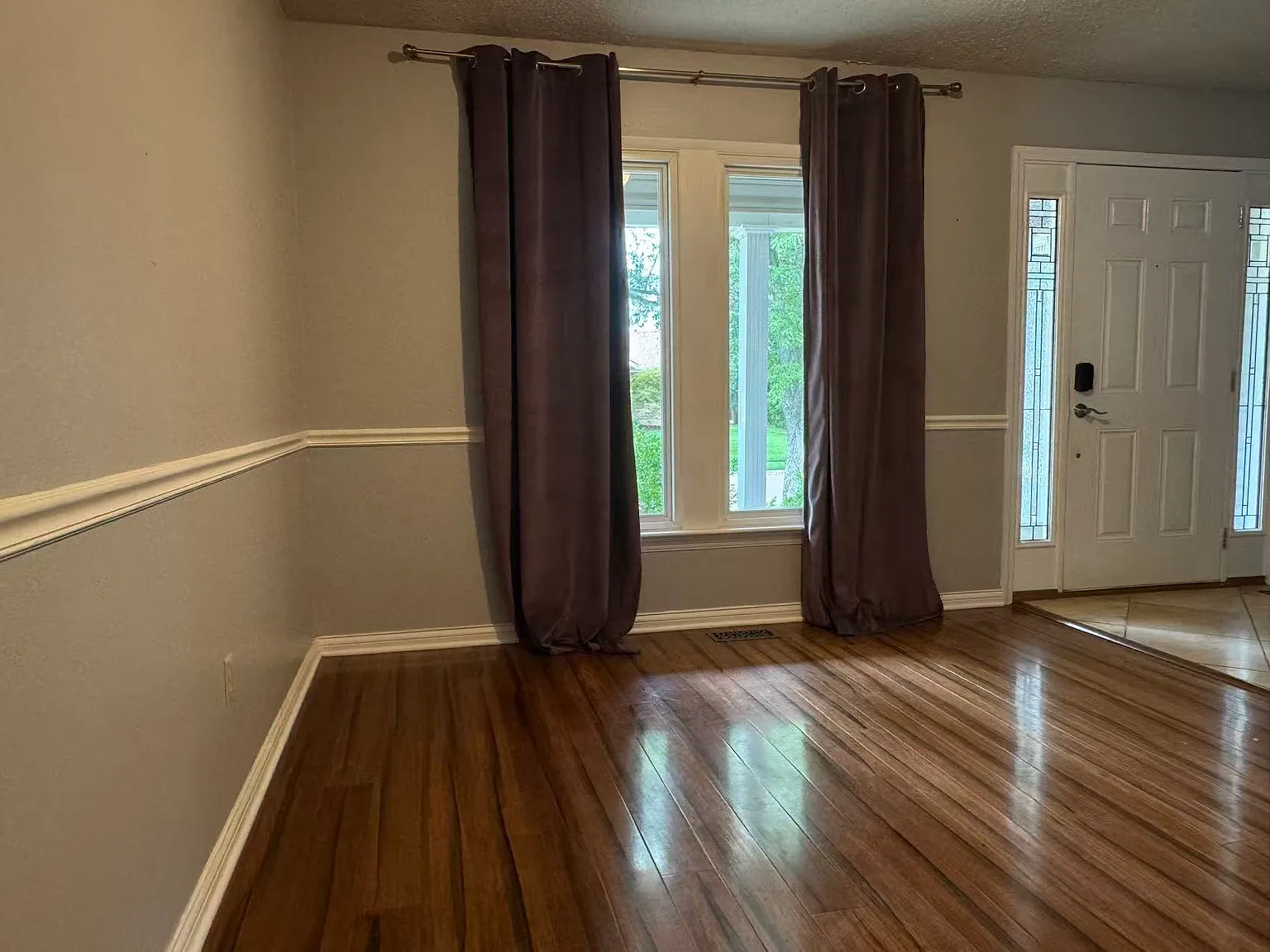 3 bed, 2000 sqft, $2,500 — Photo 2
