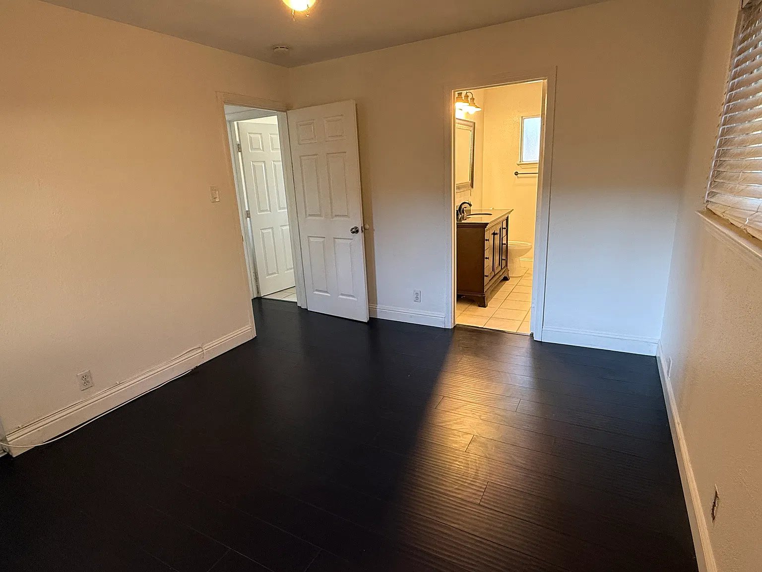 3 bed, 1141 sqft, $3,500 — Photo 2