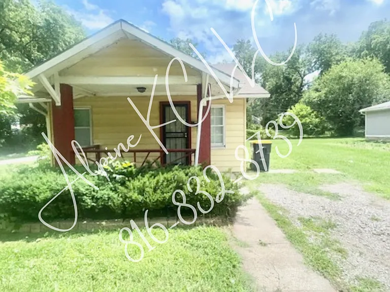 5817 Bellefontaine Ave — Photo 2